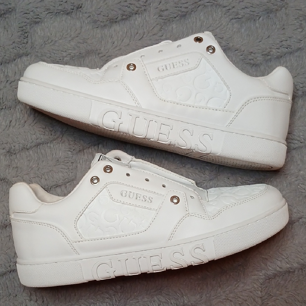 GUESS Los Angeles Embossed White Sneakers Women's 9